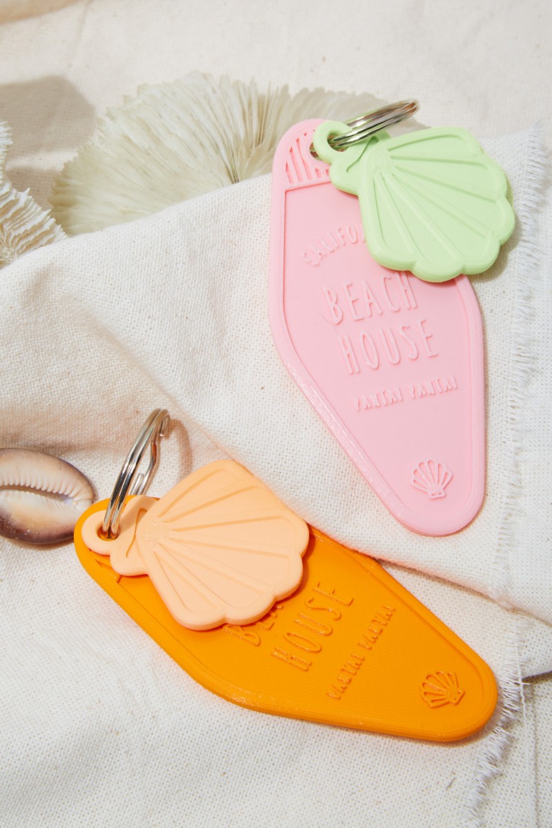 Surf lodge key chain + wave