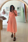 Robe en gaze rayée