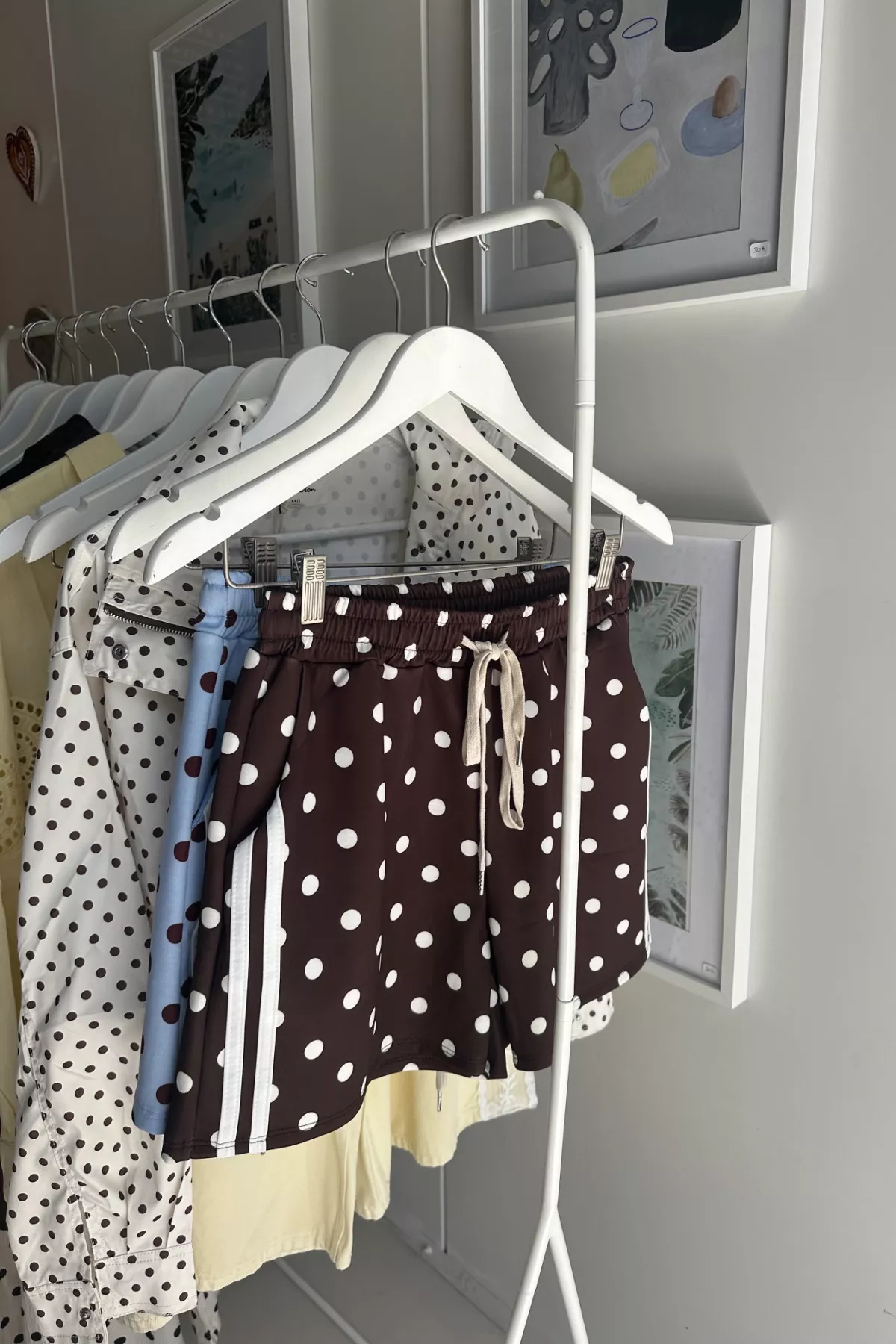short de sport à pois